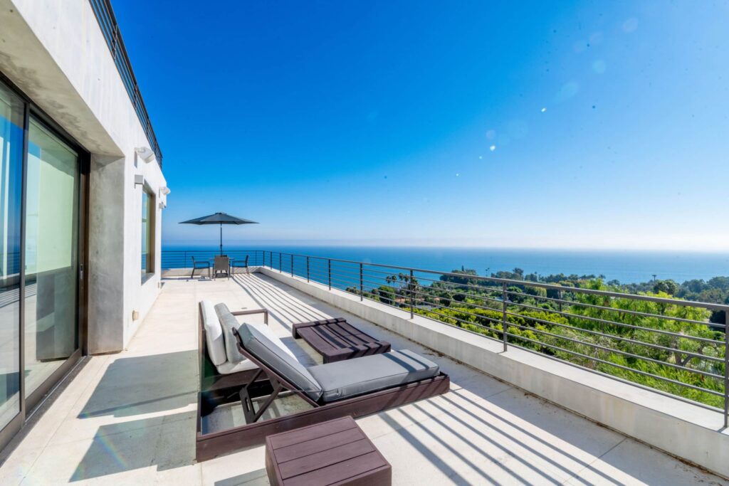 Rise in Malibu business image